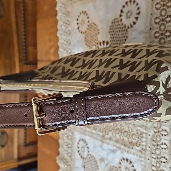 Michael Kors Millbrook Signature MK Brown Tan Jacquard Leather Shoulder Hobo Bag - Picture 5 of 12
